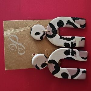 Plunder Abstract Black and Pink Stud Earrings